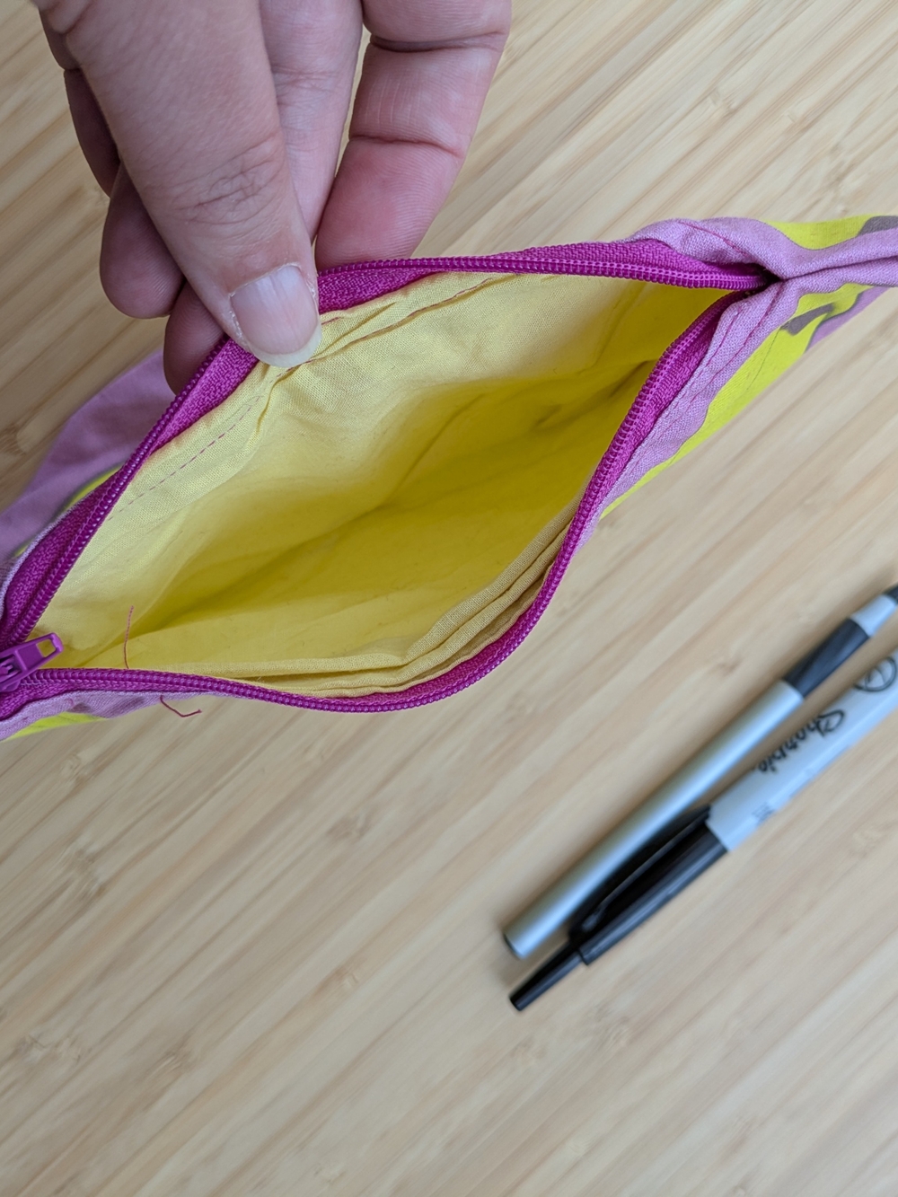Banana Pouch - Picture 4 of 4